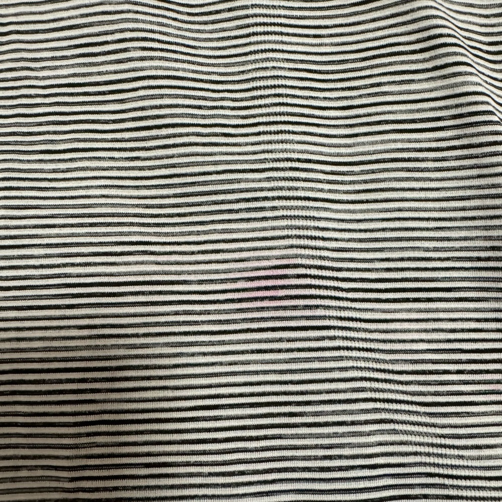 Black and White striped lululemon swiftly 2.0 - Picture 3 of 4